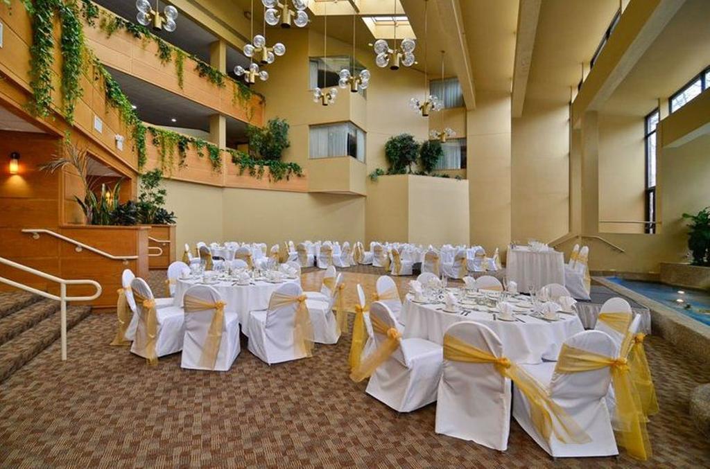 Clock Tower Resort And Conference Center - Rockford Restauracja zdjęcie